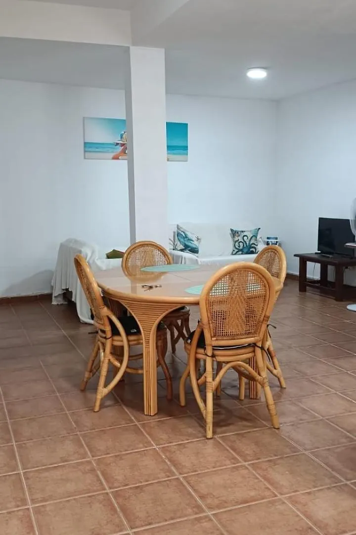 Дом отдыха Habitacion Matrimonial En Un Bajo Bano Compartido Areas Compartidas Абадес