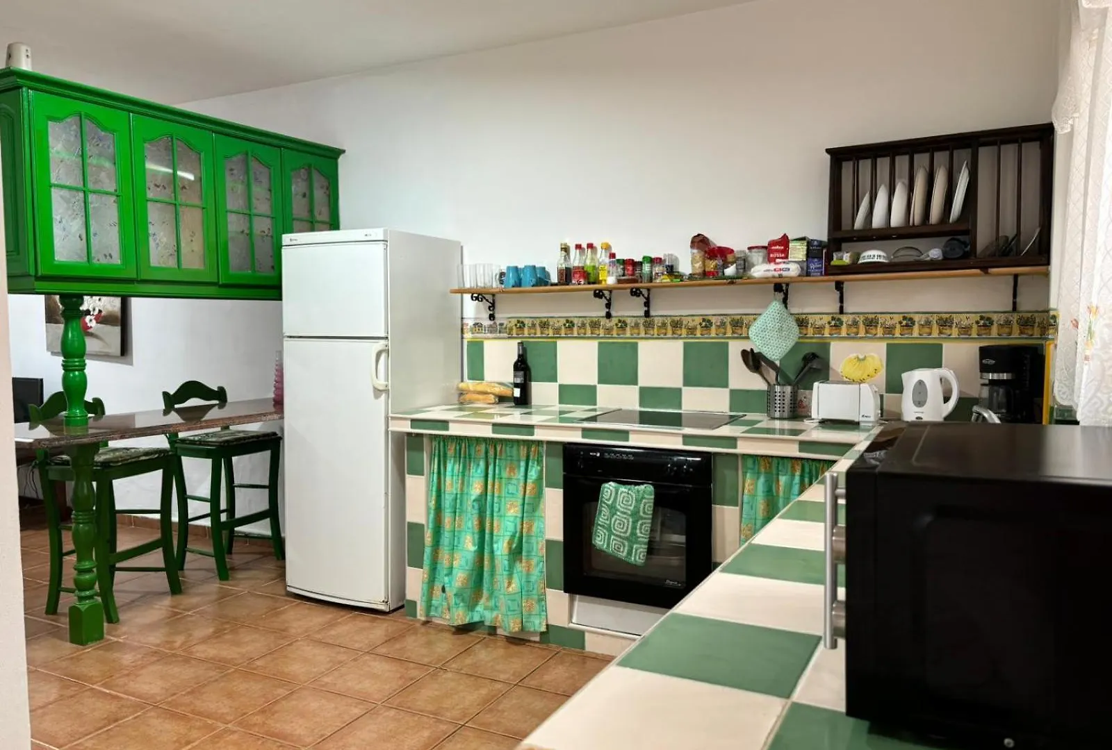 Habitacion Matrimonial En Un Bajo Bano Compartido Areas Compartidas Абадес