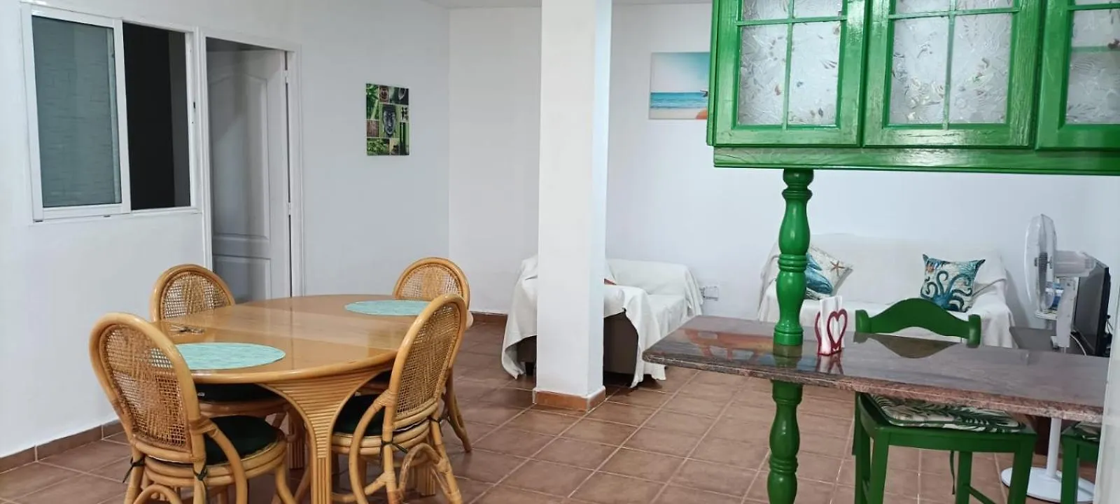 Дом отдыха Habitacion Matrimonial En Un Bajo Bano Compartido Areas Compartidas Абадес Испания