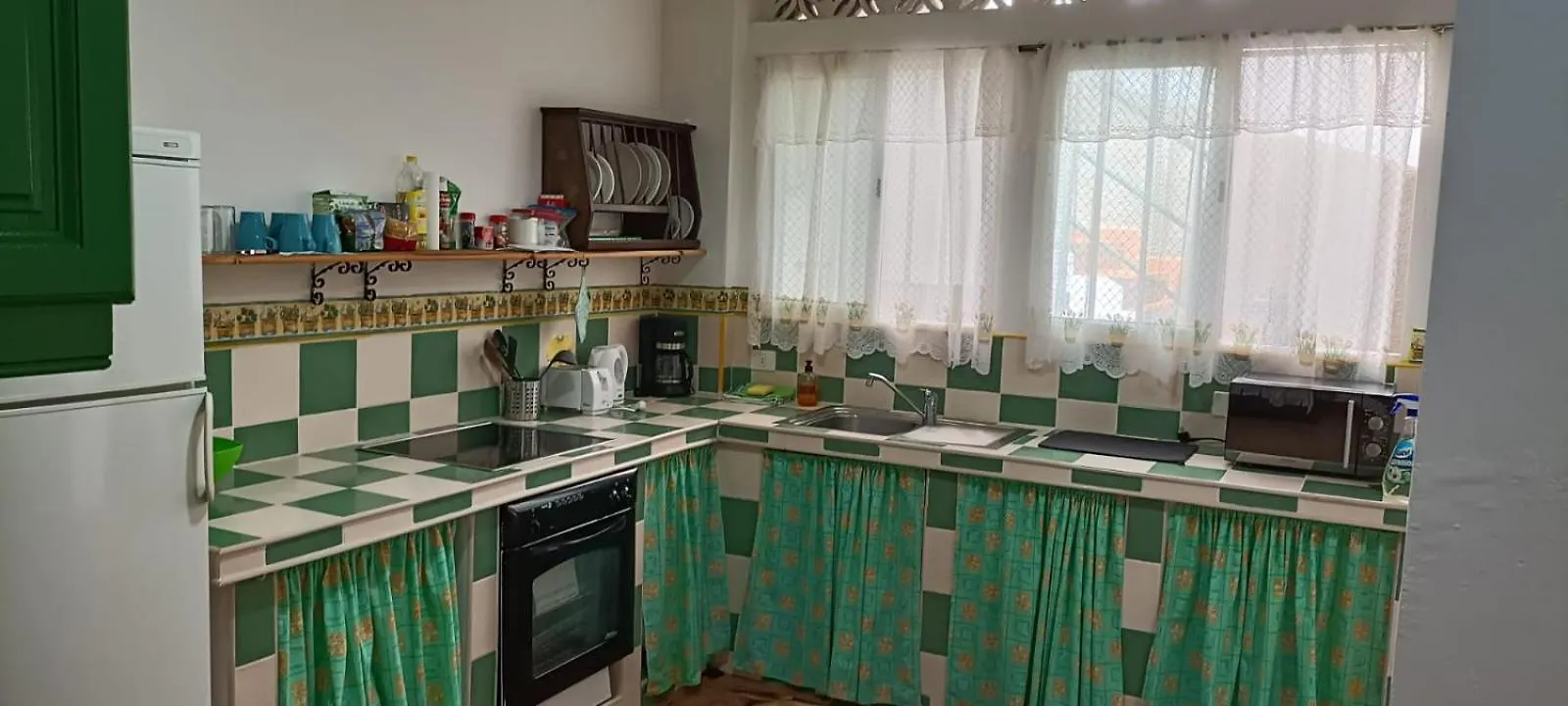 Habitacion Matrimonial En Un Bajo Bano Compartido Areas Compartidas Абадес