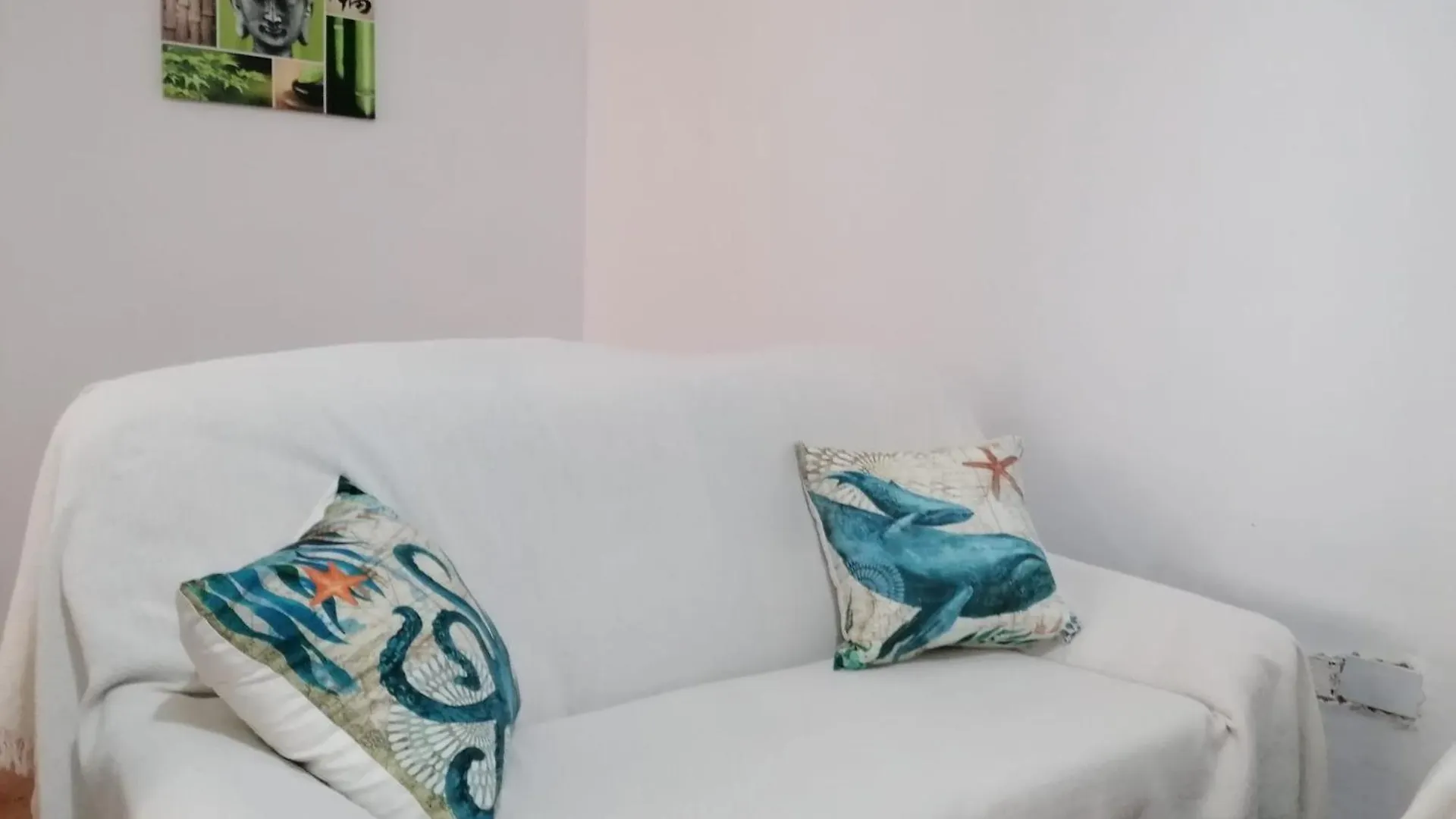Дом отдыха Habitacion Matrimonial En Un Bajo Bano Compartido Areas Compartidas Абадес Испания