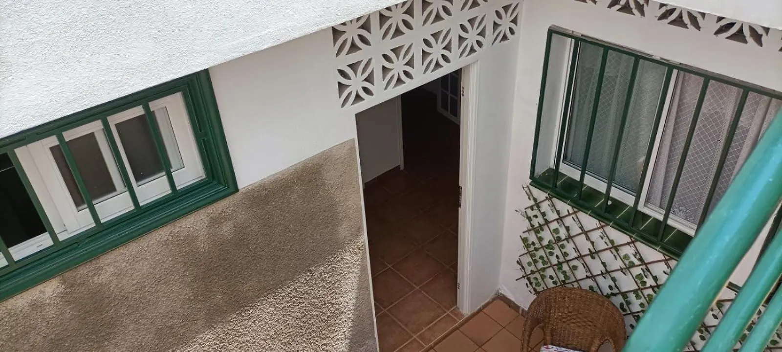 Habitacion Matrimonial En Un Bajo Bano Compartido Areas Compartidas Абадес Испания
